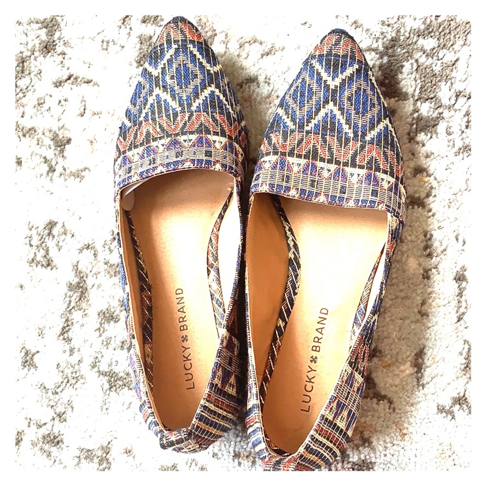 Never worn street trendy flats